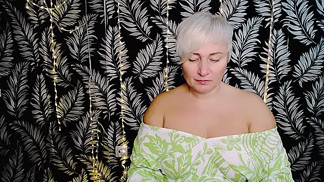 Snapshot of Olivia_playful chatting on 11.03.25 Olivia playful online show from 11.03.25