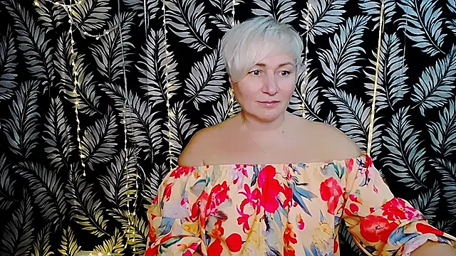 Snapshot of Olivia_playful chatting on 11.17.25 Olivia playful online show from 11.17.25