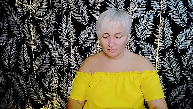 Snapshot of Olivia_playful chatting on 11.18.25 Olivia playful online show from 11.18.25