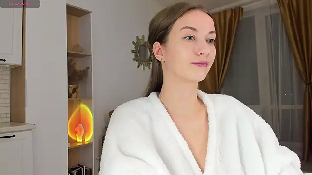 Snapshot of Kelly_Summers chatting on 02.04.25 Kelly Summers online show from 02.04.25