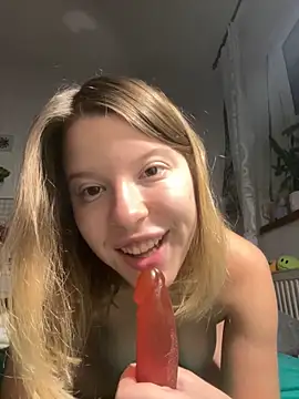 kimczii online show from 10.28.25