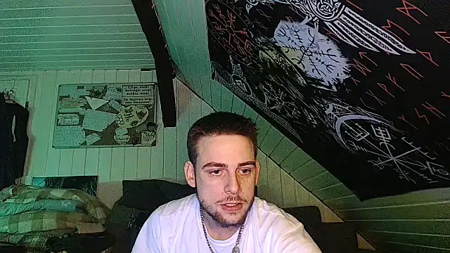 Snapshot of Youngtimer_1997 chatting on 12.17.25 Youngtimer 1997 online show from 12.17.25