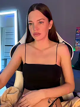 julia fly online show from 10.08.25