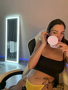 julia fly online show from 05.22.26