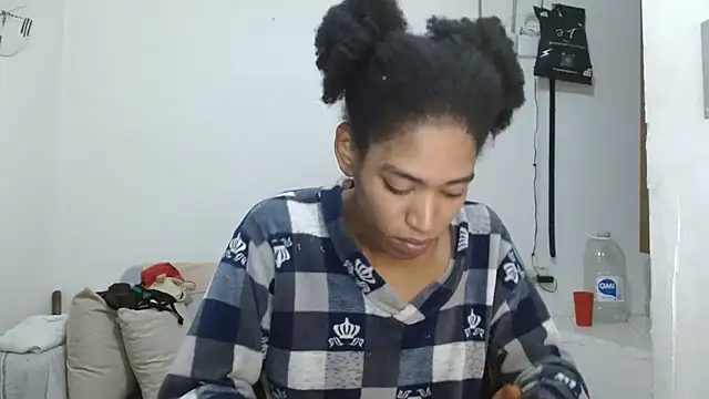 Snapshot of angelamarie1 chatting on 08.06.26 angelamarie1 online show from 08.06.26
