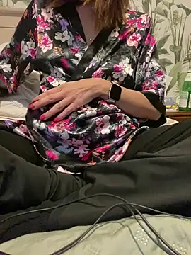 Snapshot of SexyFrenchy_MilfXXX chatting on 04.14.26 SexyFrenchy MilfXXX online show from 04.14.26