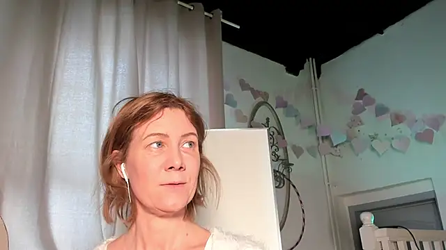 Lola Belgium online show from 02.16.25