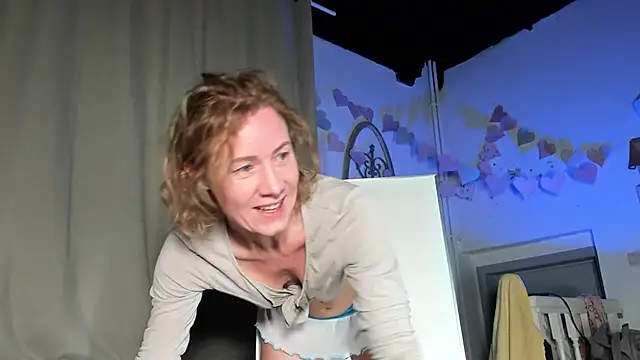 Lola Belgium online show from 02.17.25