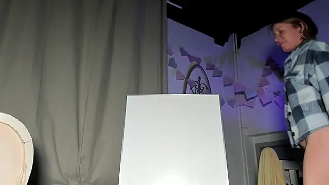 Lola Belgium online show from 02.24.25