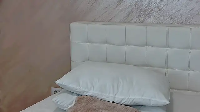 Sierra Halle online show from 01.22.25