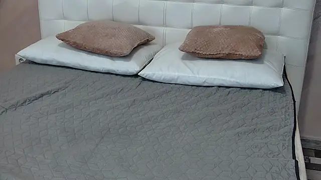 Sierra Halle online show from 02.11.25