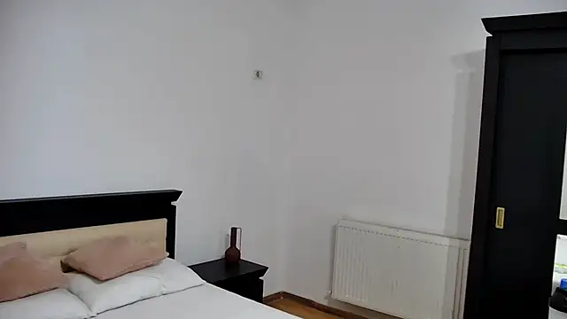 Sierra Halle online show from 02.20.25