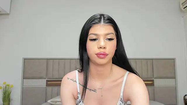 Sierra Halle online show from 11.23.25