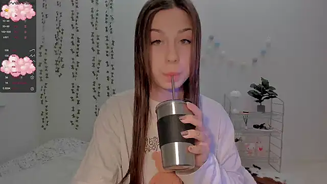 Snapshot of Mary_tiim chatting on 02.04.25 Mary tiim online show from 02.04.25