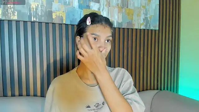 LauraAristizabal online show from 11.22.25