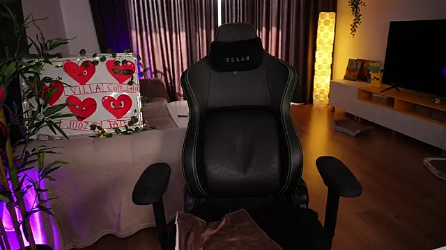 Snapshot of ShyNdWild chatting on 02.26.25 ShyNdWild online show from 02.26.25