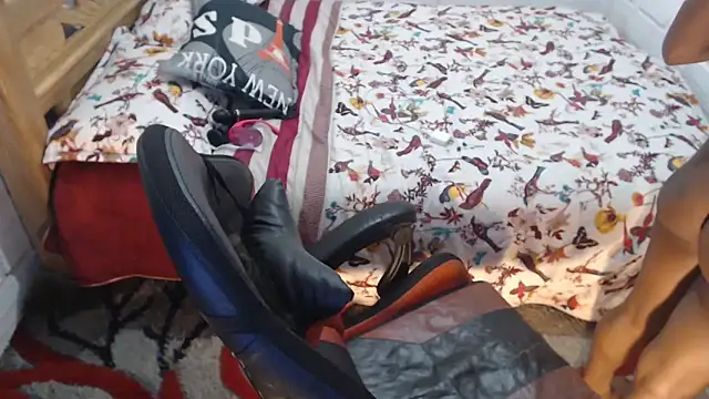 sexyjustin202 online show from 10.20.25