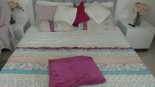 X6uldv8xdollxxx online show from 10.18.25