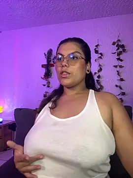 Snapshot of kittylu__ chatting on 10.03.25 kittylu   online show from 10.03.25