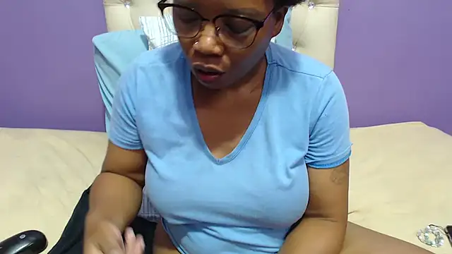 PeachAss4UU online show from 02.15.25