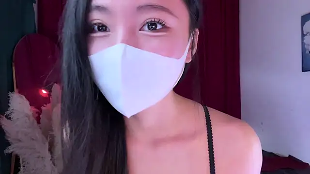 Snapshot of alaia-EDP chatting on 11.14.25 alaia-EDP online show from 11.14.25