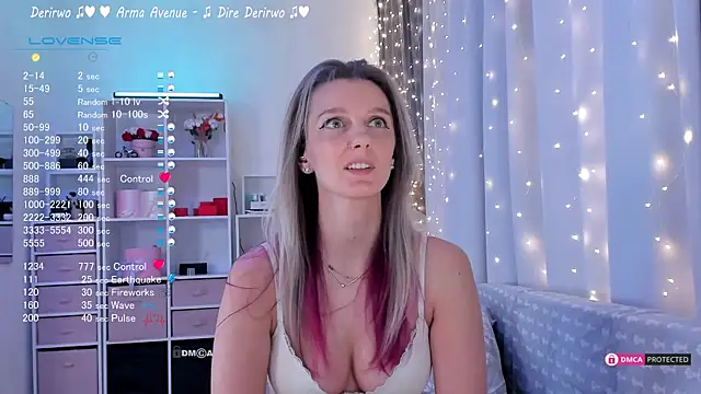 Snapshot of Karamelsw_ chatting on 02.10.25 Karamelsw  online show from 02.10.25