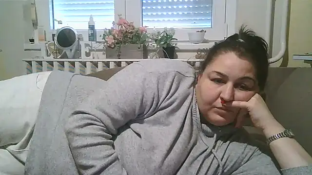 Snapshot of Mileva88 chatting on 12.28.24 Mileva88 online show from 12.28.24