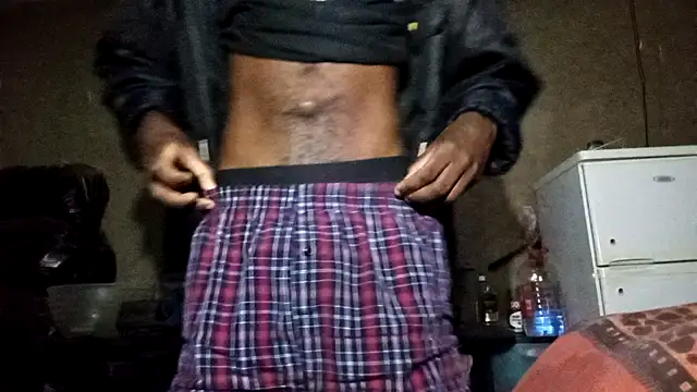 Snapshot of clintsix chatting on 11.30.25 clintsix online show from 11.30.25