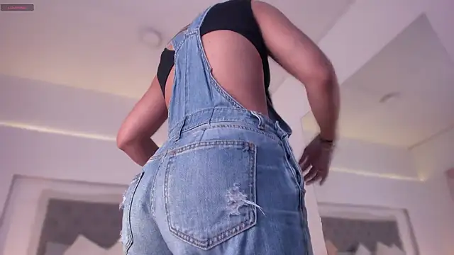 sarah hiill online show from 12.18.24