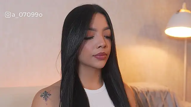 sarah hiill online show from 12.17.25