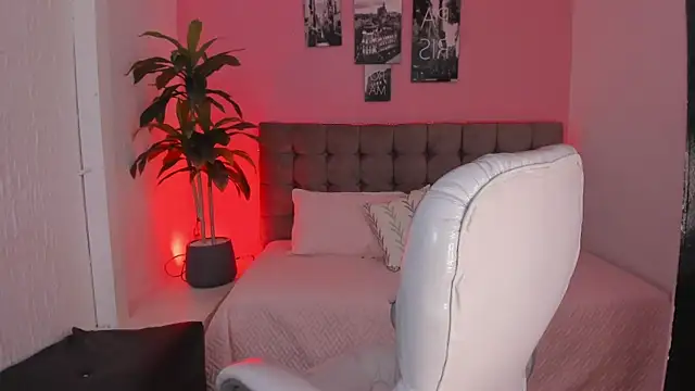 Stefhanyblow online show from 03.18.25