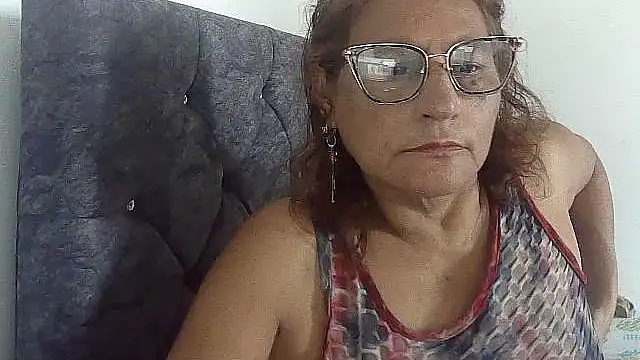 charrysexy1 online show from 10.31.25