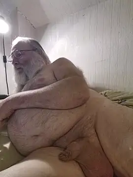 Snapshot of SexySantaC chatting on 11.21.25 SexySantaC online show from 11.21.25