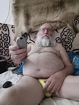 Snapshot of SexySantaC chatting on 11.25.25 SexySantaC online show from 11.25.25