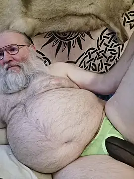 Snapshot of SexySantaC chatting on 11.27.25 SexySantaC online show from 11.27.25