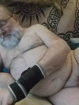 Snapshot of SexySantaC chatting on 12.15.25 SexySantaC online show from 12.15.25