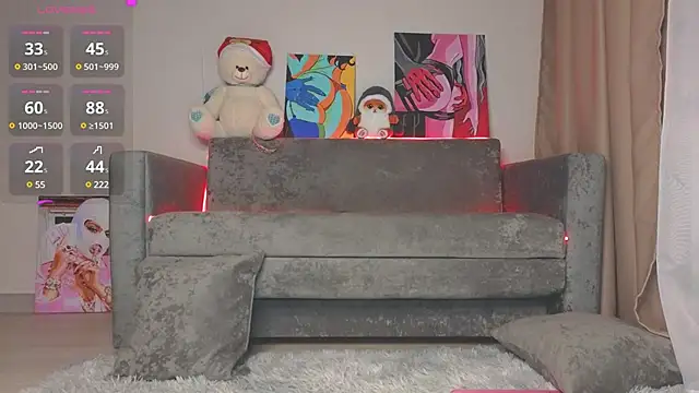 EmelyBenz online show from 01.11.25