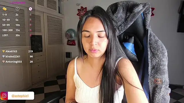 Miss Nicole online show from 12.24.24