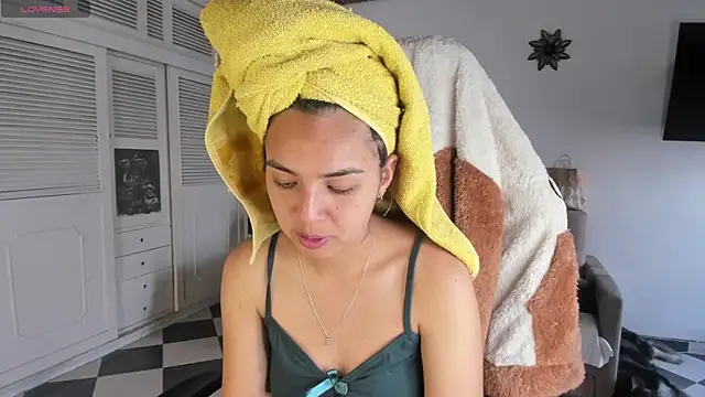 Miss Nicole online show from 01.15.25