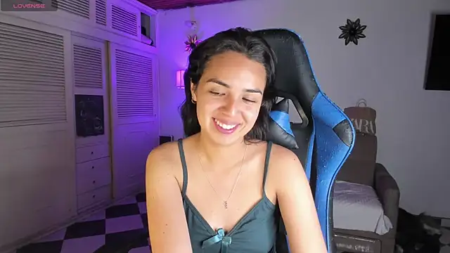 Miss Nicole online show from 01.16.25