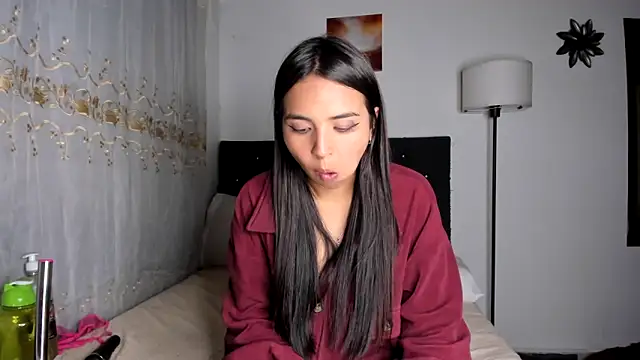 Miss Nicole online show from 02.08.25