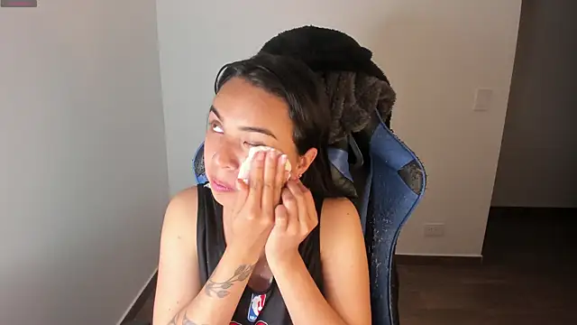 Miss Nicole online show from 09.13.25