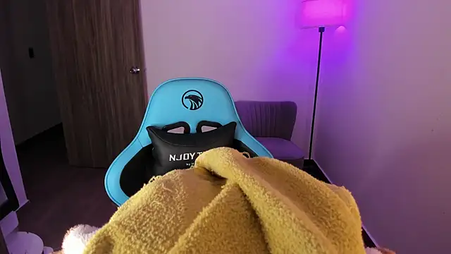 Miss Nicole online show from 02.12.26