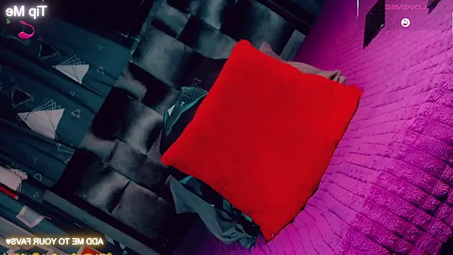 CharlotteBigCock online show from 01.17.26