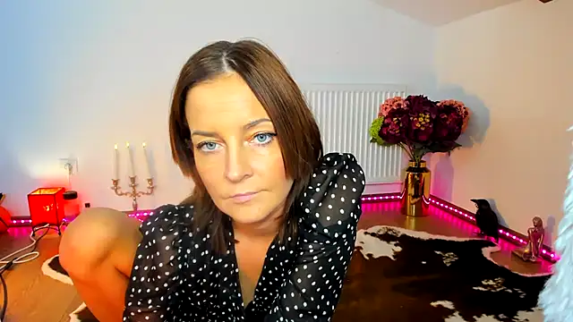 Snapshot of ViciousSiren chatting on 11.25.25 ViciousSiren online show from 11.25.25