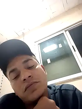 Snapshot of 121fff chatting on 09.15.25 121fff online show from 09.15.25