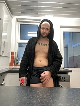 Snapshot of bigguy101 chatting on 01.01.25 bigguy101 online show from 01.01.25