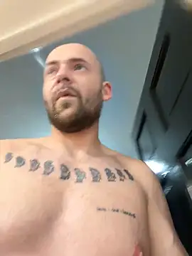 Snapshot of bigguy101 chatting on 01.05.25 bigguy101 online show from 01.05.25