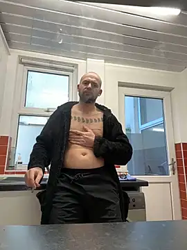 Snapshot of bigguy101 chatting on 01.06.25 bigguy101 online show from 01.06.25