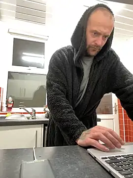 Snapshot of bigguy101 chatting on 02.10.25 bigguy101 online show from 02.10.25